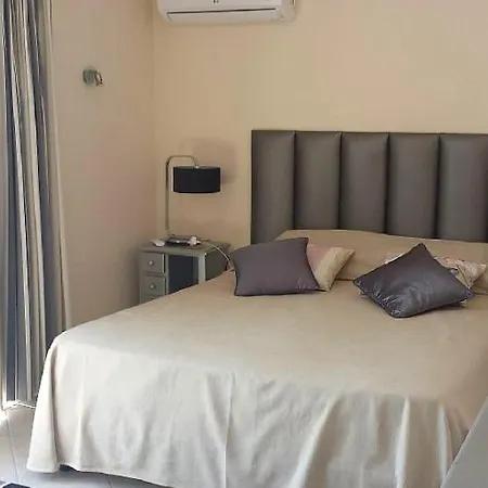 Sleeps 4 Air Con Wifi T480041 Villa