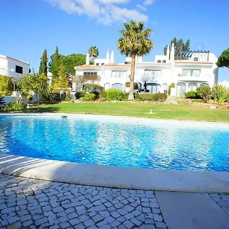 Villa Sleeps 4 Air Con Wifi T480041 *