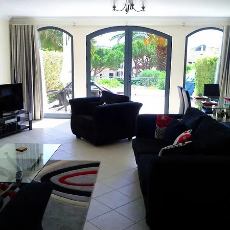 Villa Sleeps 4 Air Con Wifi T480041 *